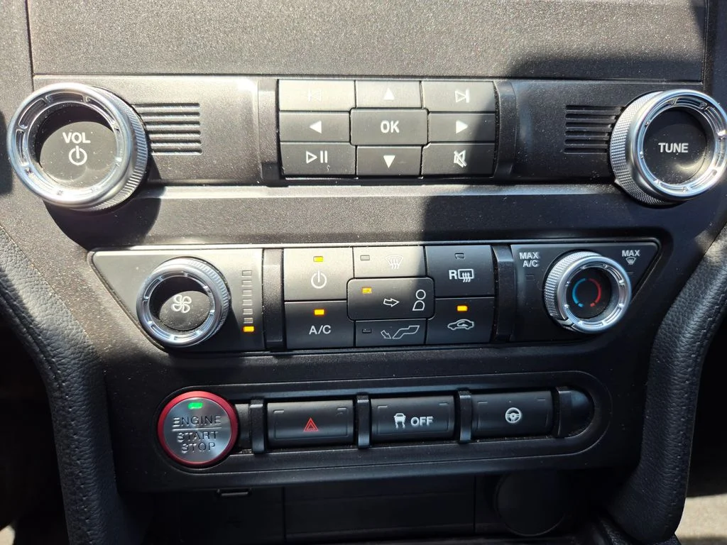 Used 2019 Black Ford GT image 20