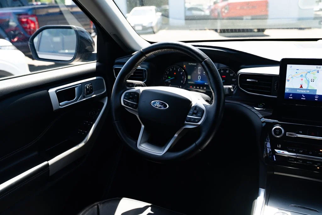 Used 2021 Gray Ford Limited image 9