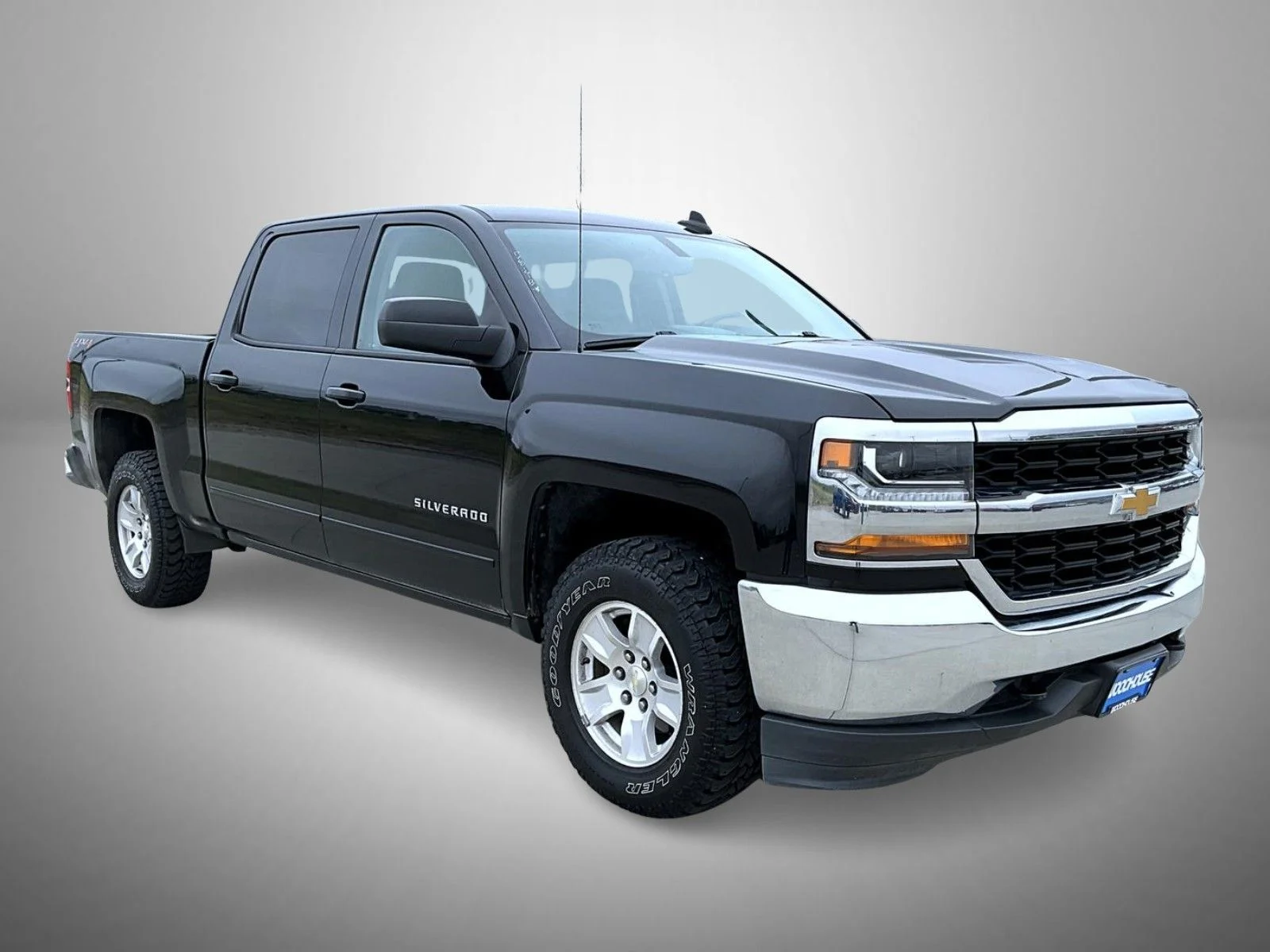Used 2018 Black Chevrolet LT image 3