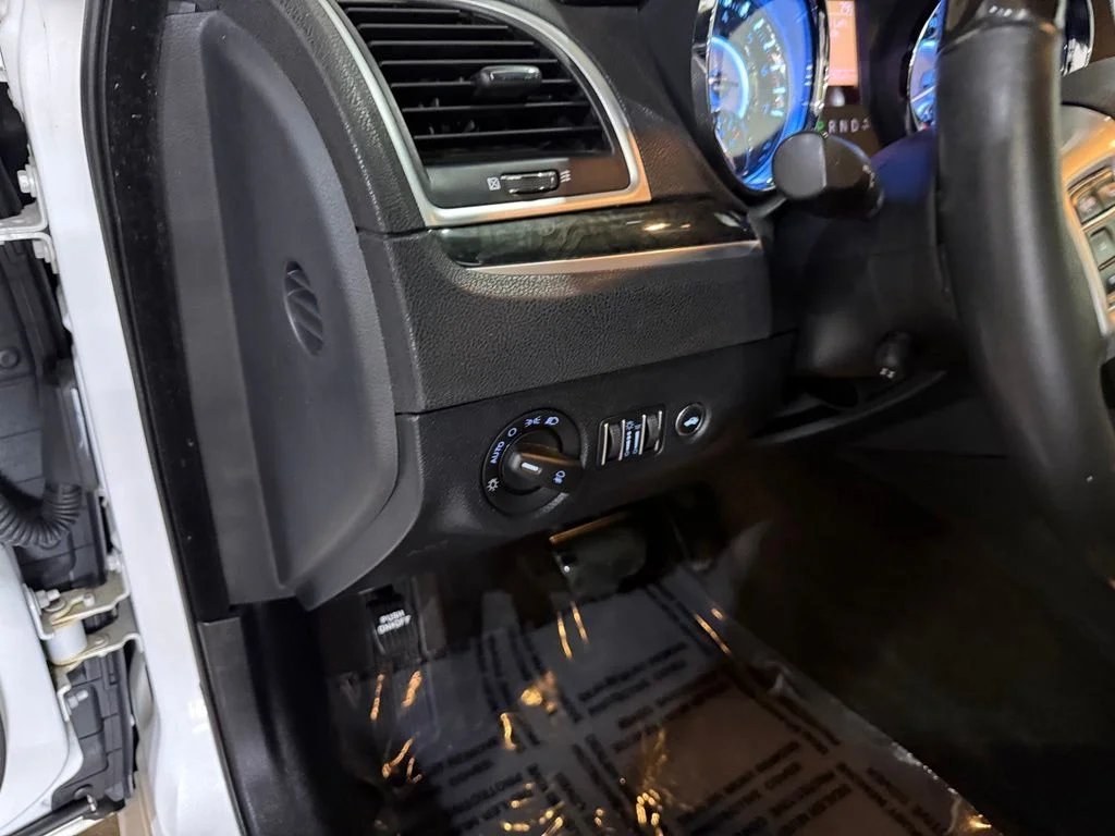 Used 2011 Ivory Chrysler Base image 13