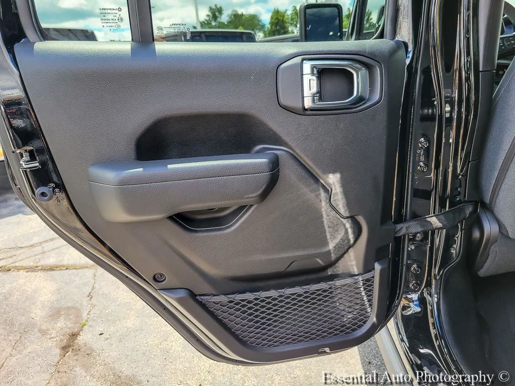 Certified Used 2025 Black Jeep Willys 4xe image 21
