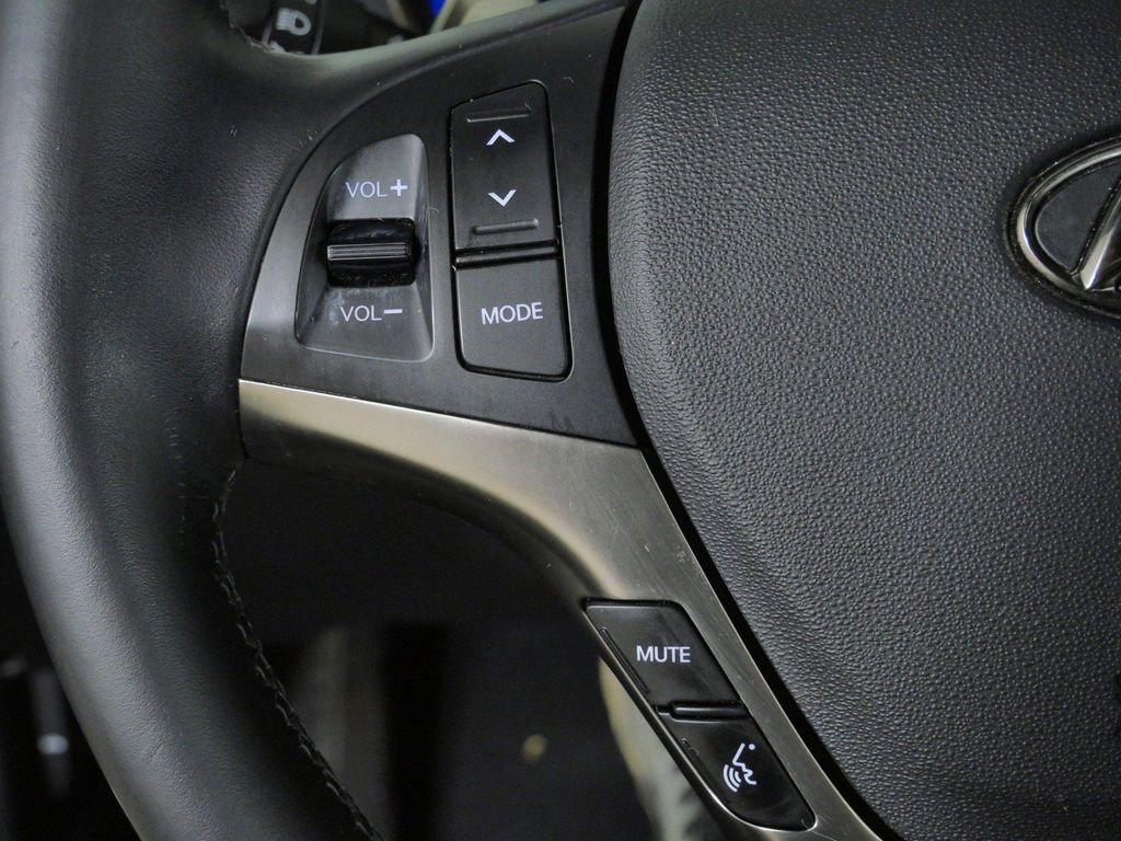 Used 2015 Black Hyundai 3.8 image 37