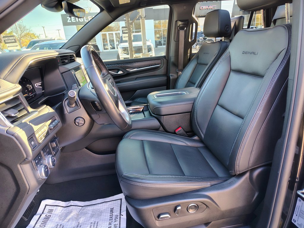 Used 2024 Onyx Black GMC Denali image 41