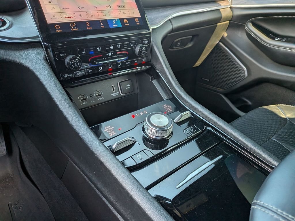 Used 2023 White Jeep Overland image 23