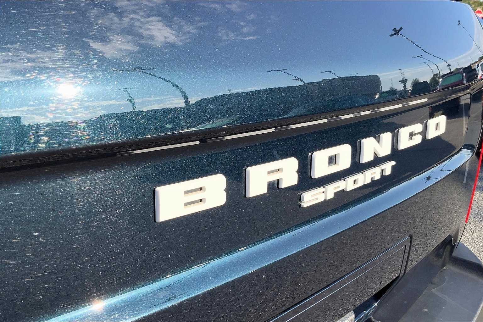 Certified Used 2022 Alto Blue Metallic Tinted Clearcoat Ford Outer Banks image 11