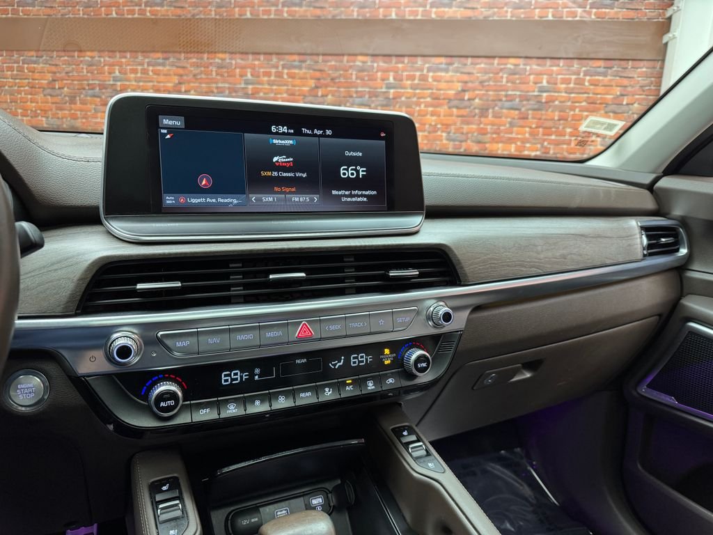 Used 2021 White Kia SX image 19