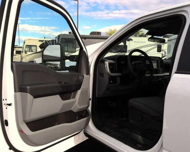 New 2026 Oxford White Ford XL image 14