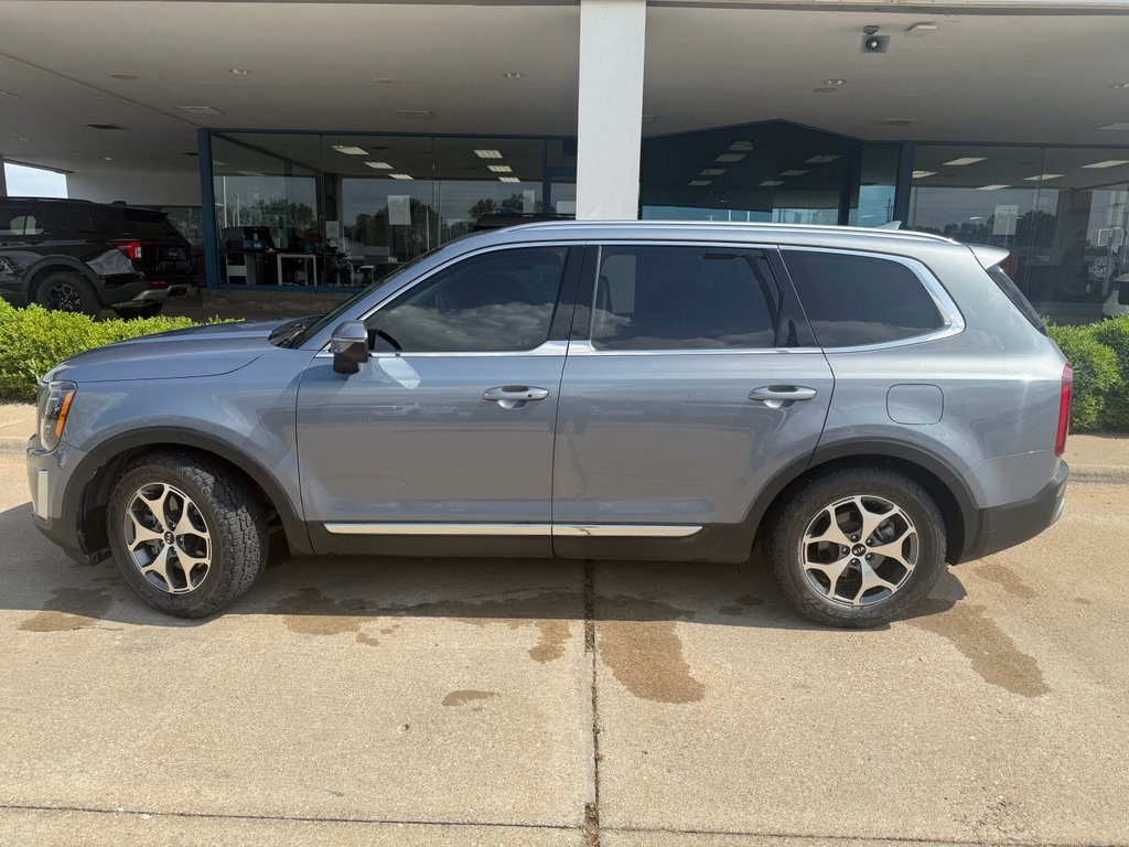 Used 2020 Everlasting Silver Kia EX image 9