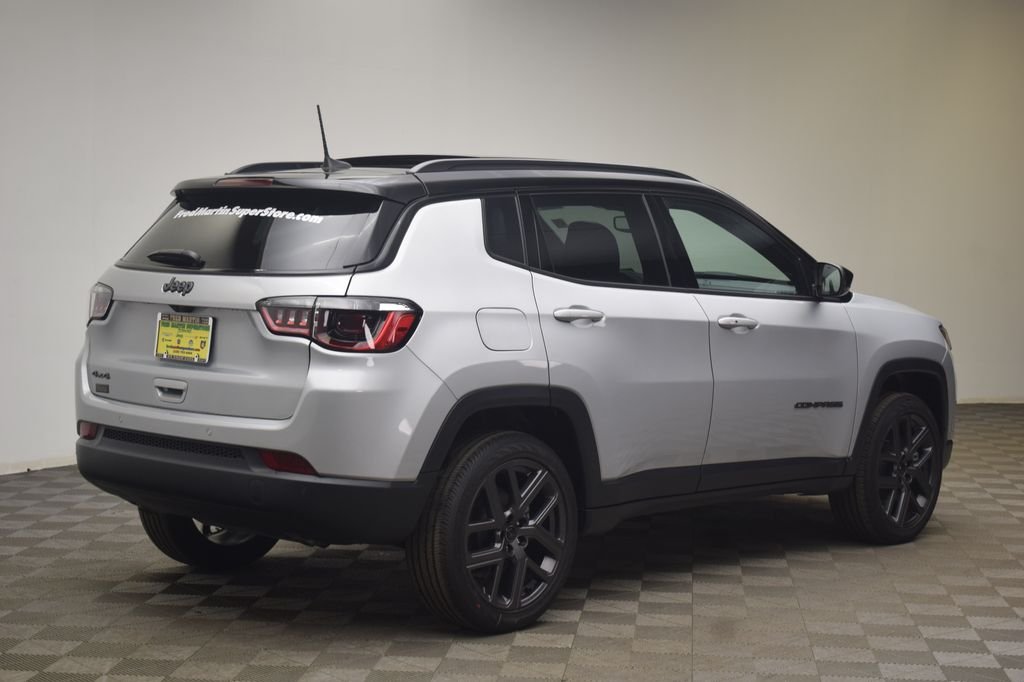 New 2026 Silver Zynith Metallic Clearcoat Jeep Limited image 6