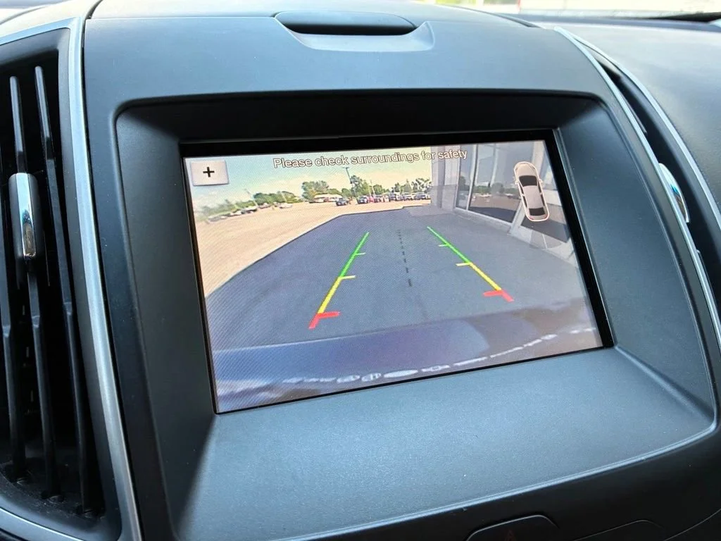Used 2018 Shadow Black Ford SEL image 27