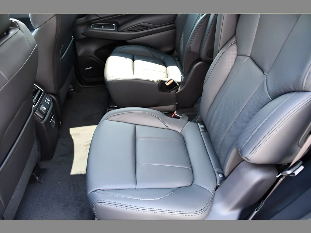 New 2026 CRYSTAL WHITE PEARL Subaru Touring 7-Passenger image 15
