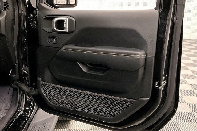 Used 2021 Black Clearcoat Jeep High Altitude image 21