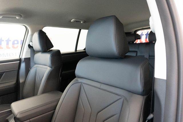 New 2026 White Hyundai SEL image 4