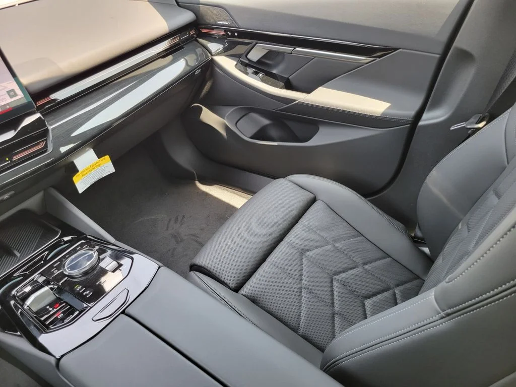 2026 BMW 5 Series 530i - Photo 16