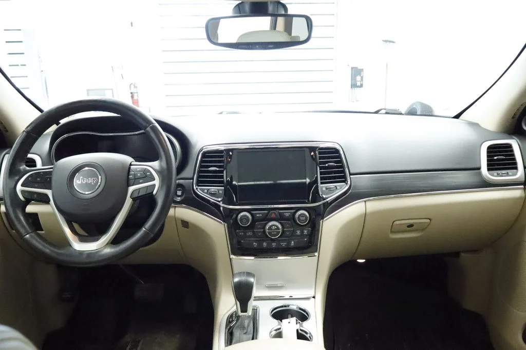 Certified Used 2020 Silver Jeep Limited image 22