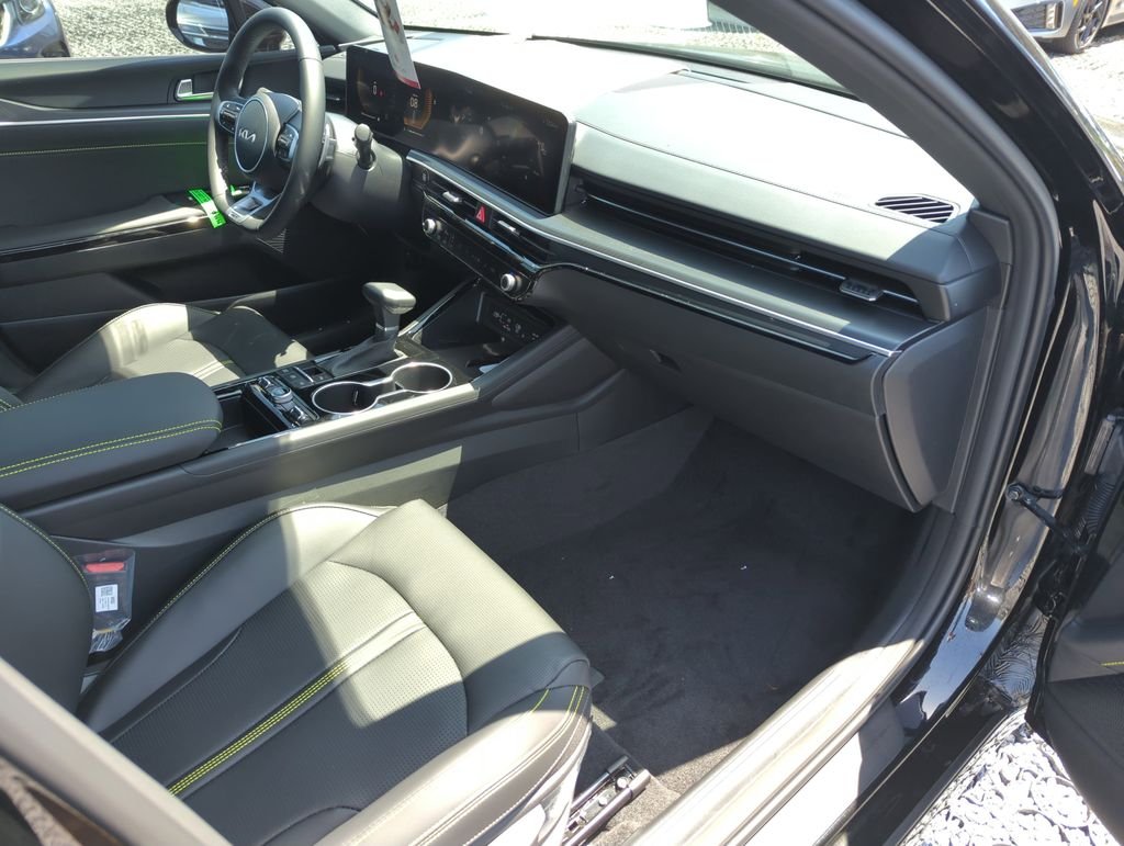 New 2026 Aurora Black Pearl Kia GT image 36