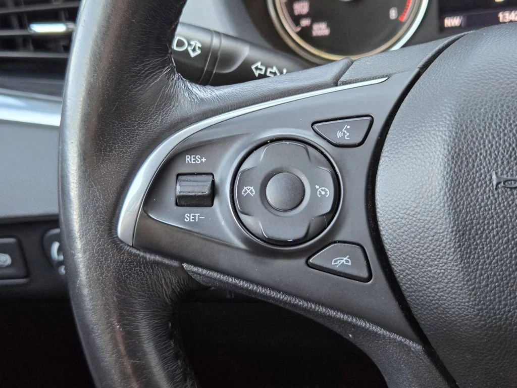Used 2021 Silver Buick Essence image 31
