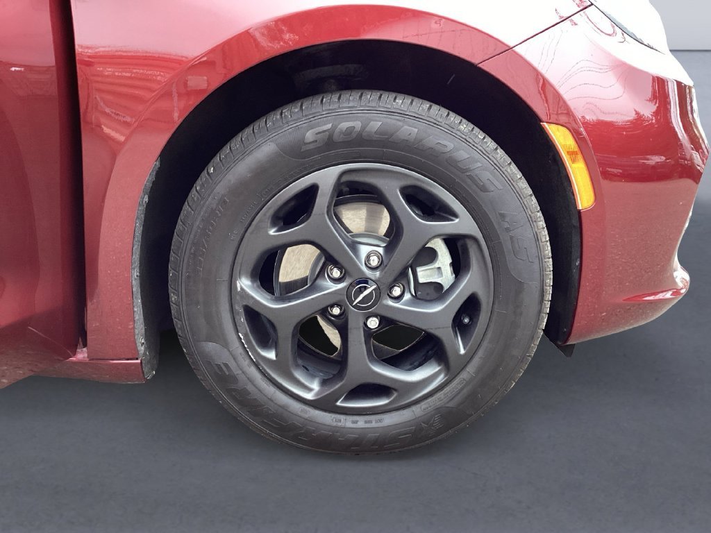 Used 2023 Red Chrysler Touring L image 14