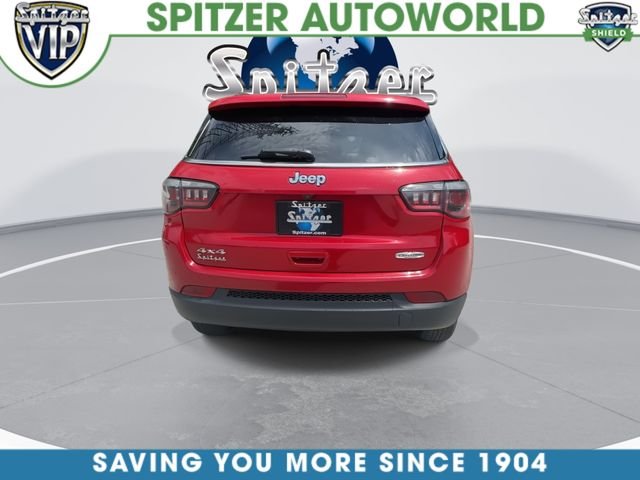Used 2019 Red Jeep Latitude image 8