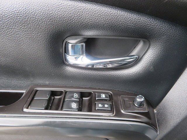 Used 2019 Gun Metallic Nissan SV Midnight Edition image 21