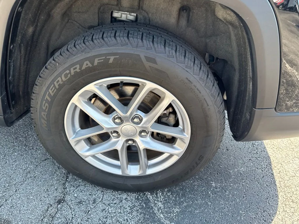 Certified Used 2021 Black Jeep Laredo image 48