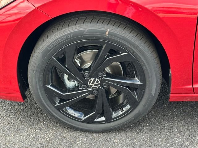 New 2026 Kings Red Metallic Volkswagen 1.5T SE image 9