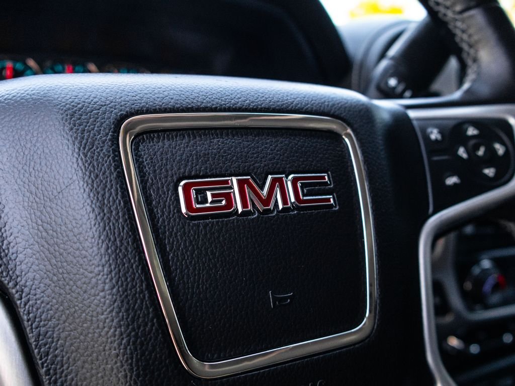 Used 2018 White GMC SLT image 39