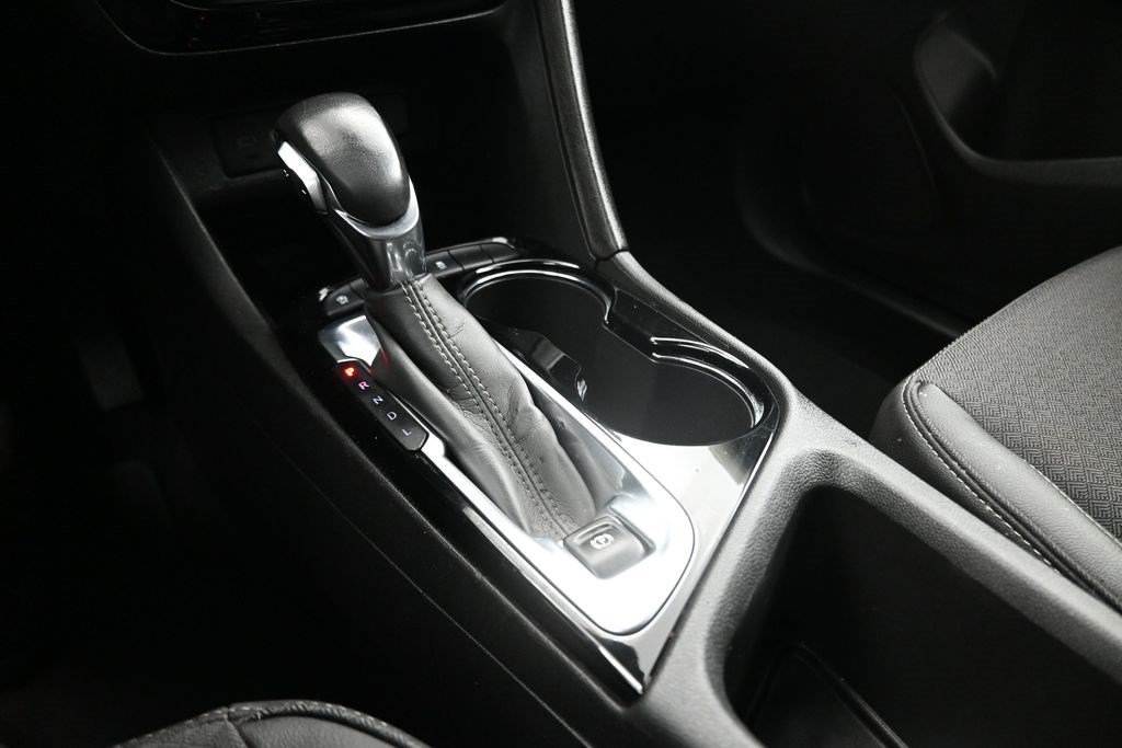 Used 2021 Summit White Buick Preferred image 15