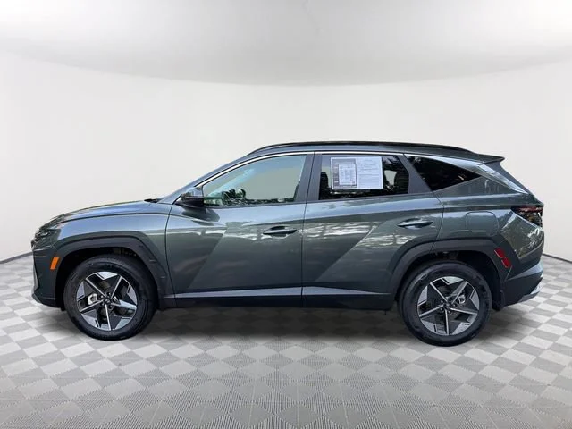 Used 2025 Gray Hyundai SEL Convenience image 8