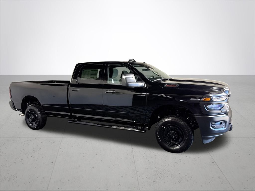 New 2026 Diamond Black Crystal Pearl-Coat Exterior Paint RAM Tradesman image 4