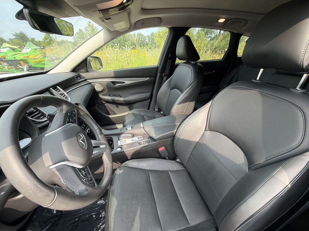 Certified Used 2023 Radiant White INFINITI LUXE image 13