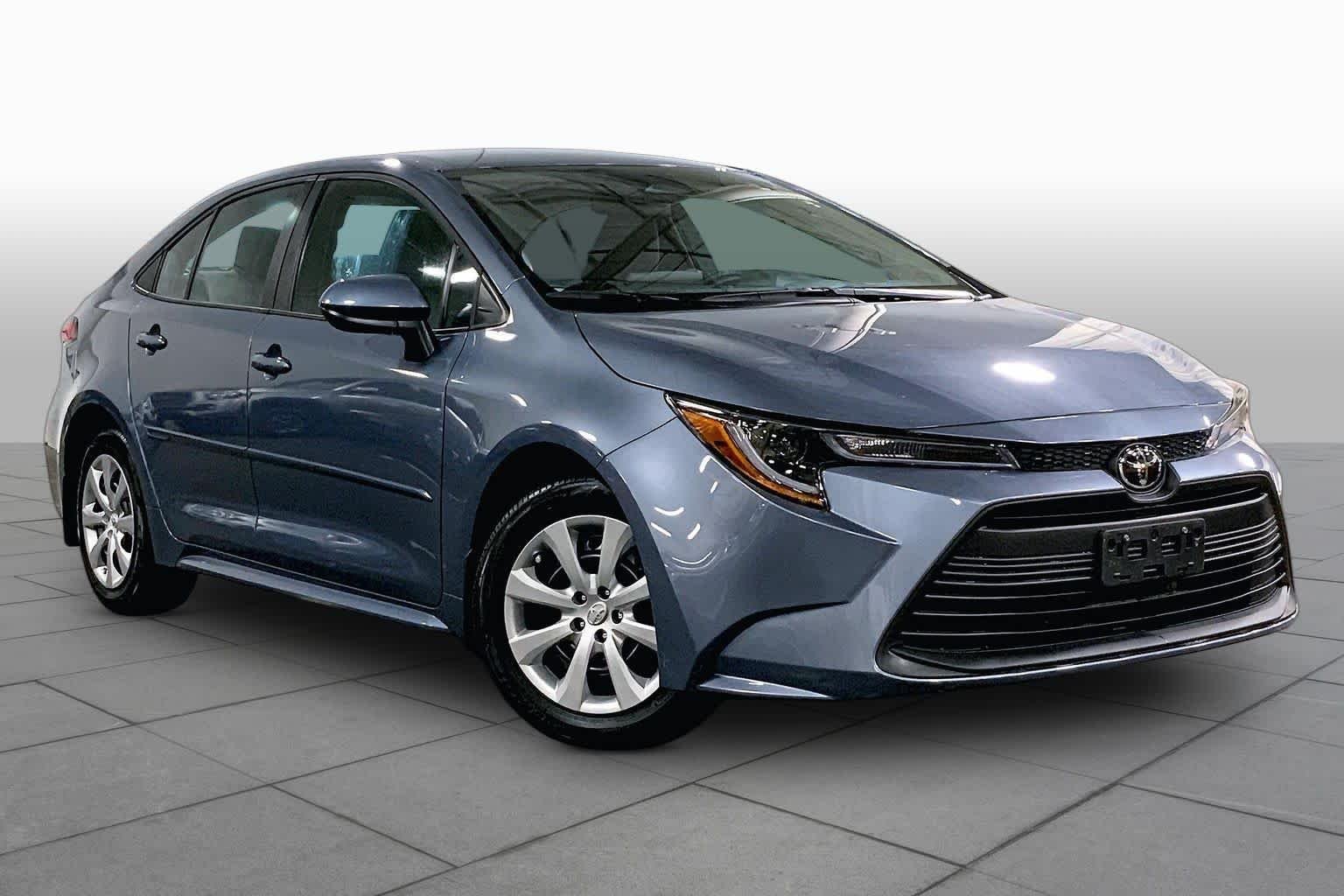 Used 2025 Celestite Toyota LE image 3