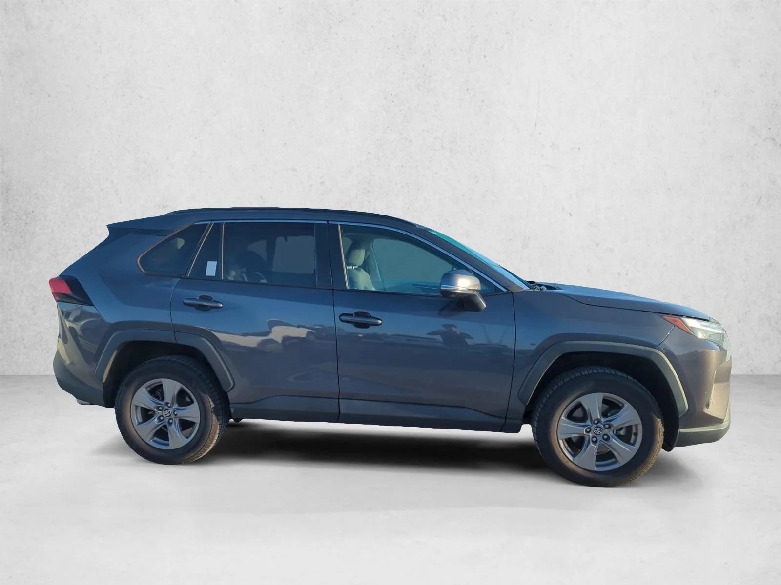 Used 2022 Magnetic Gray Metallic Toyota XLE image 5