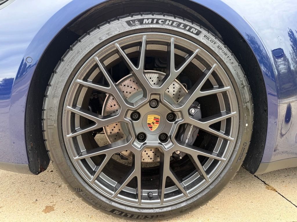 New 2026 Gentian Blue Metallic Porsche  image 34