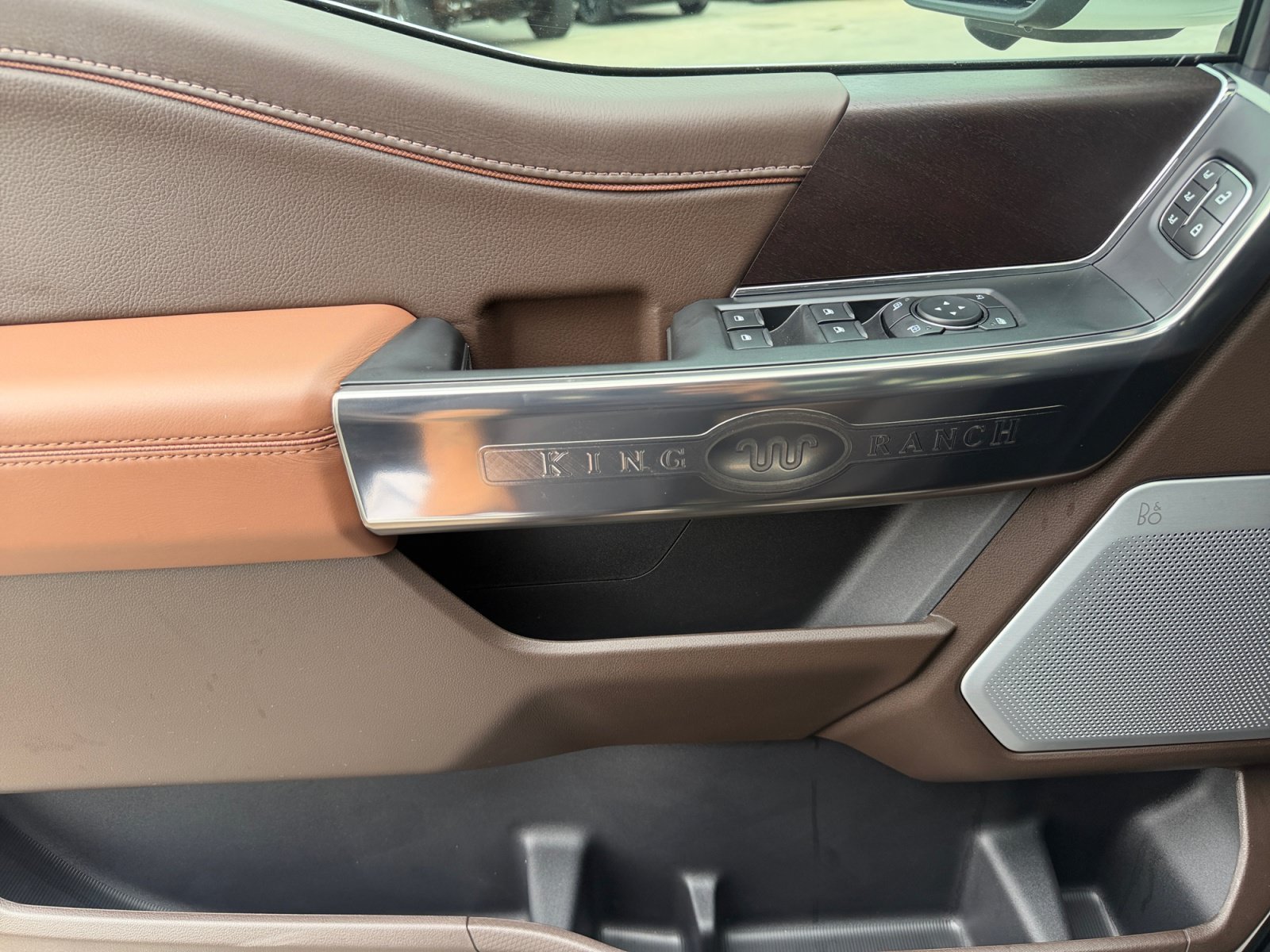 New 2026 Star White Metallic Tri-Coat Ford King Ranch image 17