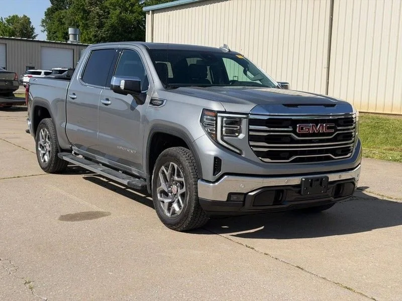 2024 GMC Sierra 4WD Crew Cab Short Box SLT's photo