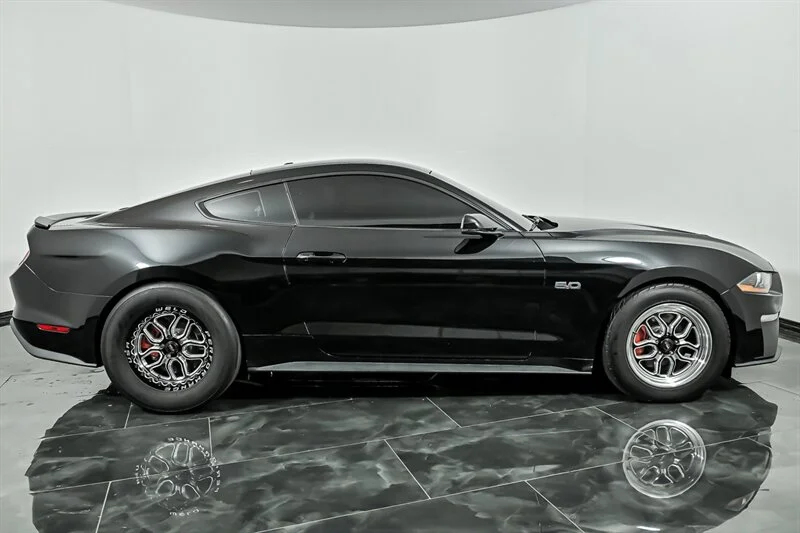 Used 2019 Shadow Black Ford GT image 10