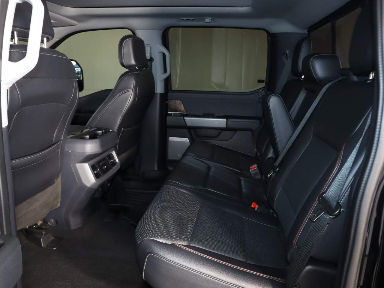 Used 2023 Agate Black Ford Lariat Crew Cab image 16