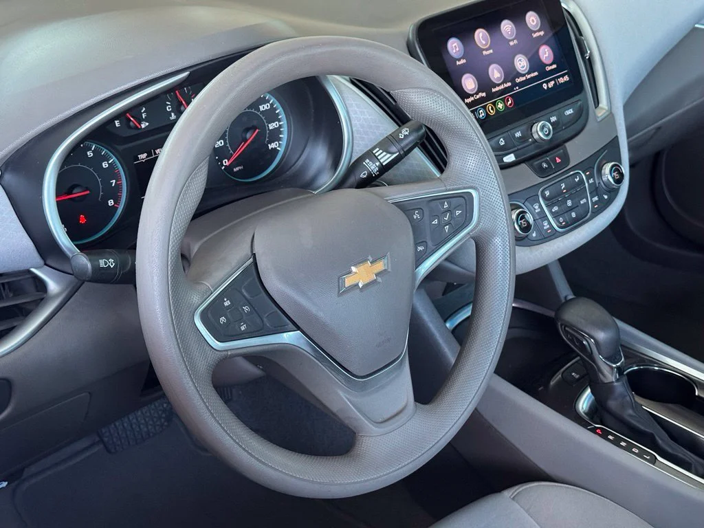 Used 2022 SUMMIT WHITE Chevrolet LT image 17