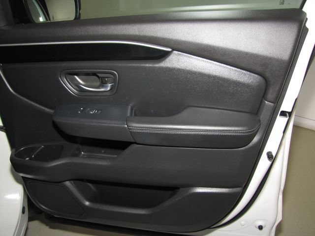 Certified Used 2024 Platinum White Pearl Honda EX-L 7 Passenger image 58