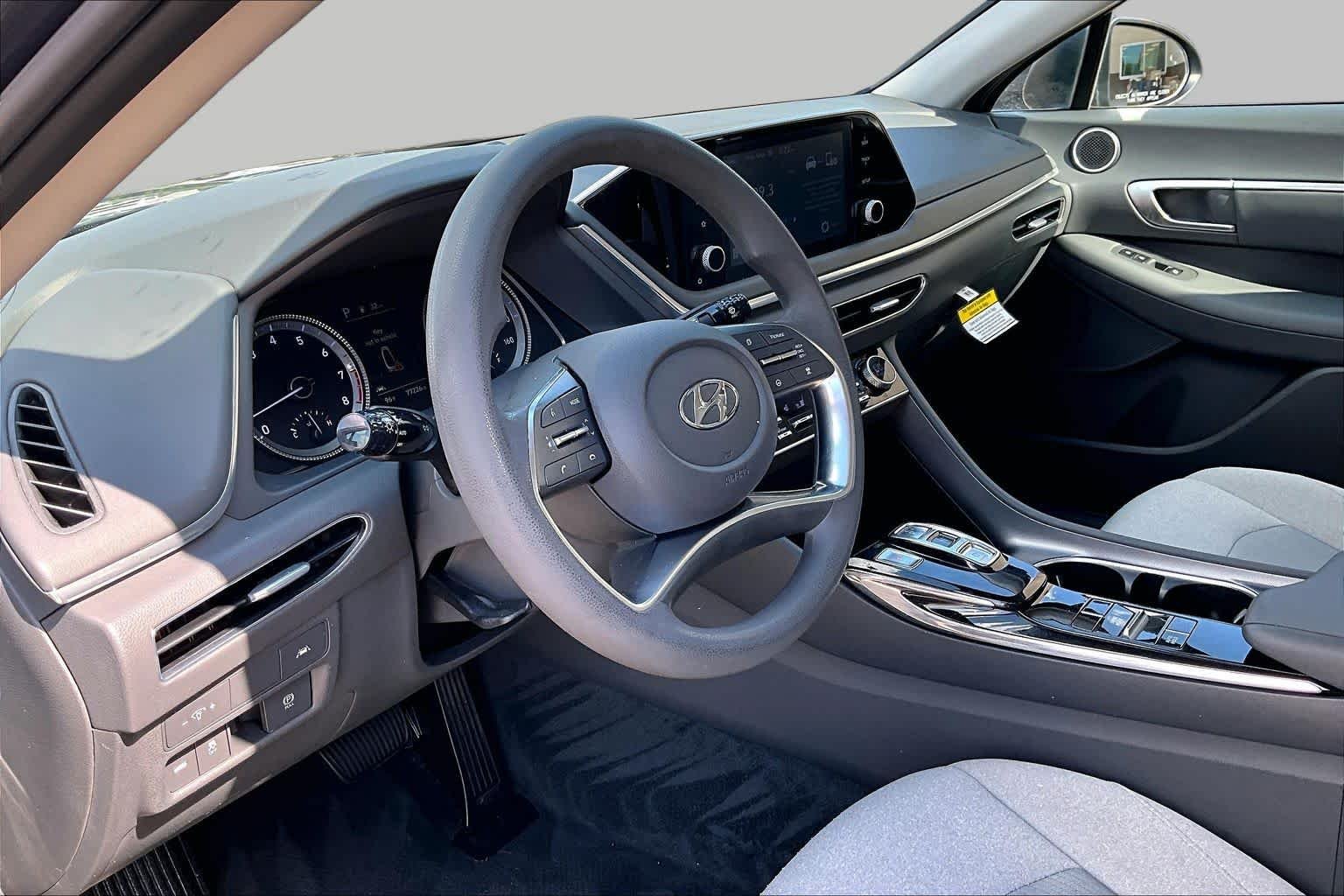 Used 2020 Portofino Gray Hyundai SEL image 16