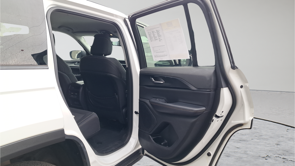 Used 2023 White Jeep Laredo image 13