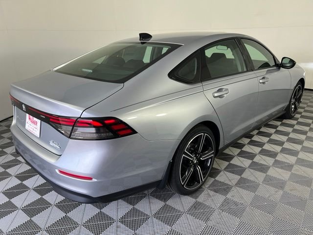 New 2026 Silver Honda SE image 7