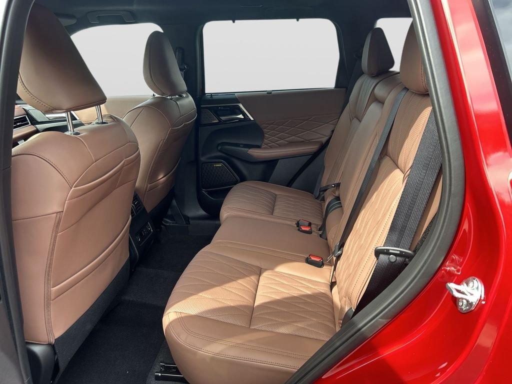 New 2026 RED DIAMOND/BLK Mitsubishi SEL image 16