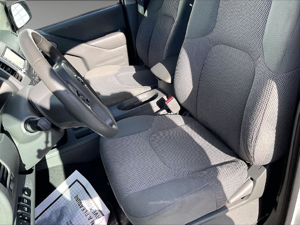 Used 2019 Glacier White Nissan SV image 10