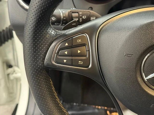 Used 2016 White Mercedes-Benz GLA 250 image 18