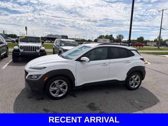 Used 2023 White Hyundai SEL image 12