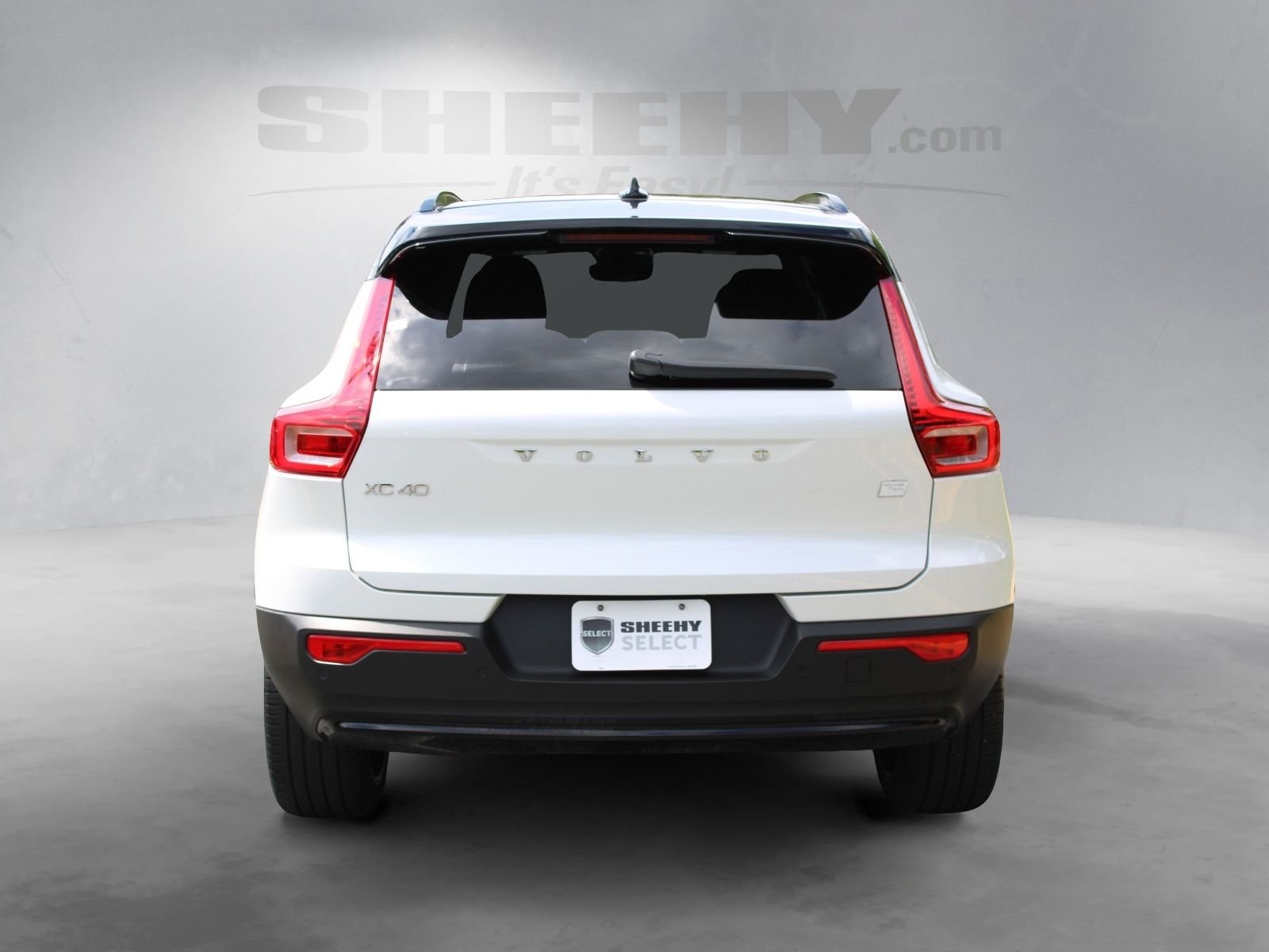 Used 2023 White Volvo Ultimate image 13