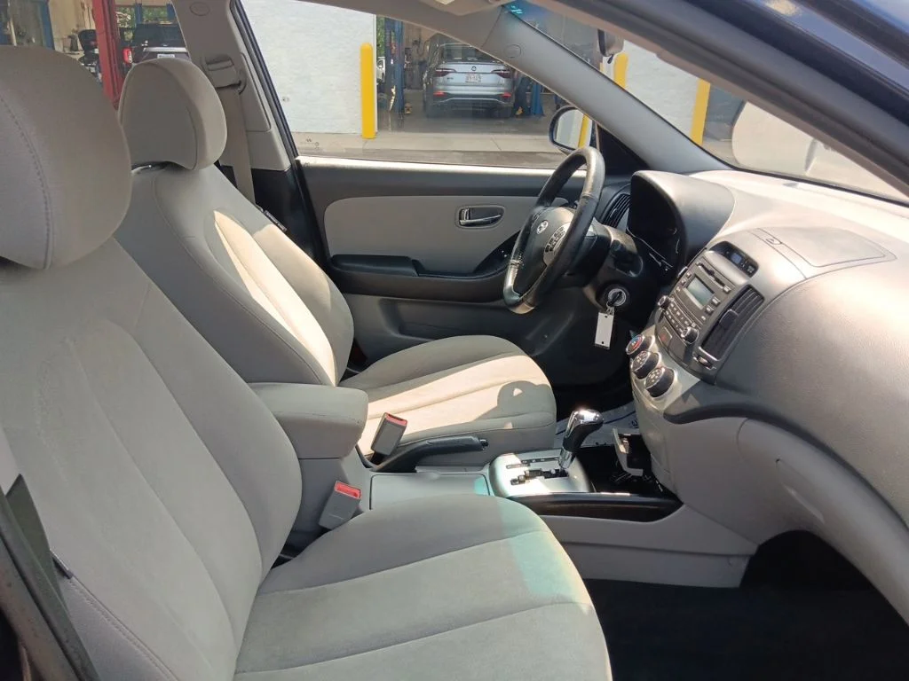 Used 2010 Regatta Blue Pearl Hyundai SE image 31