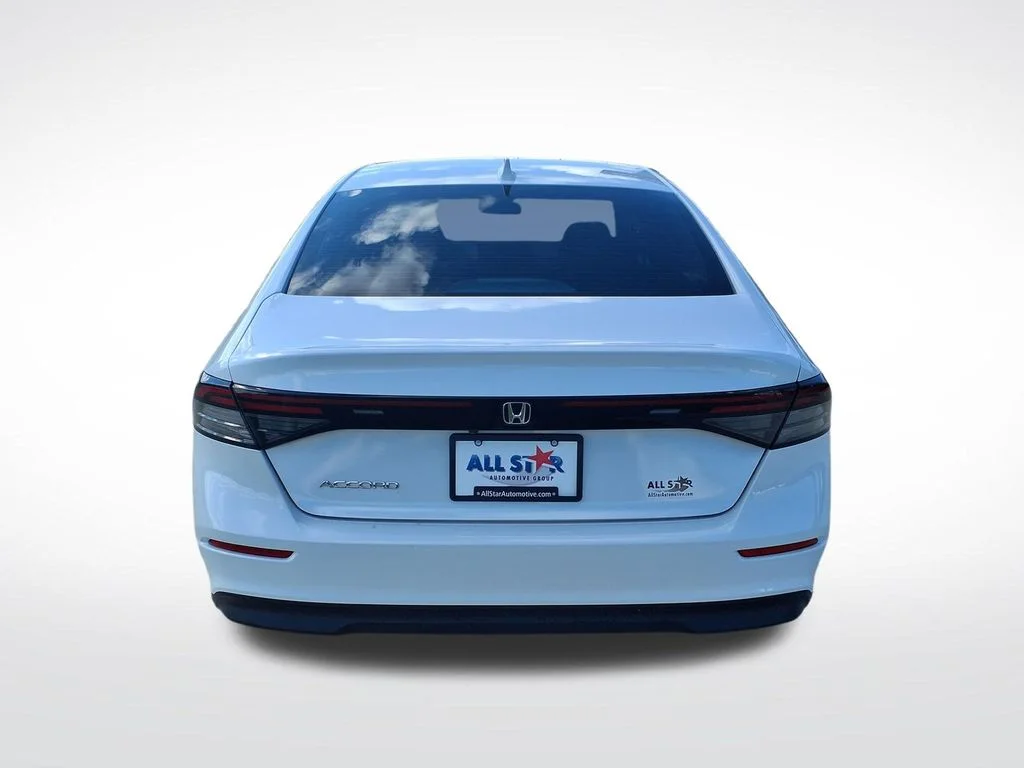 Used 2023 White Honda EX image 6